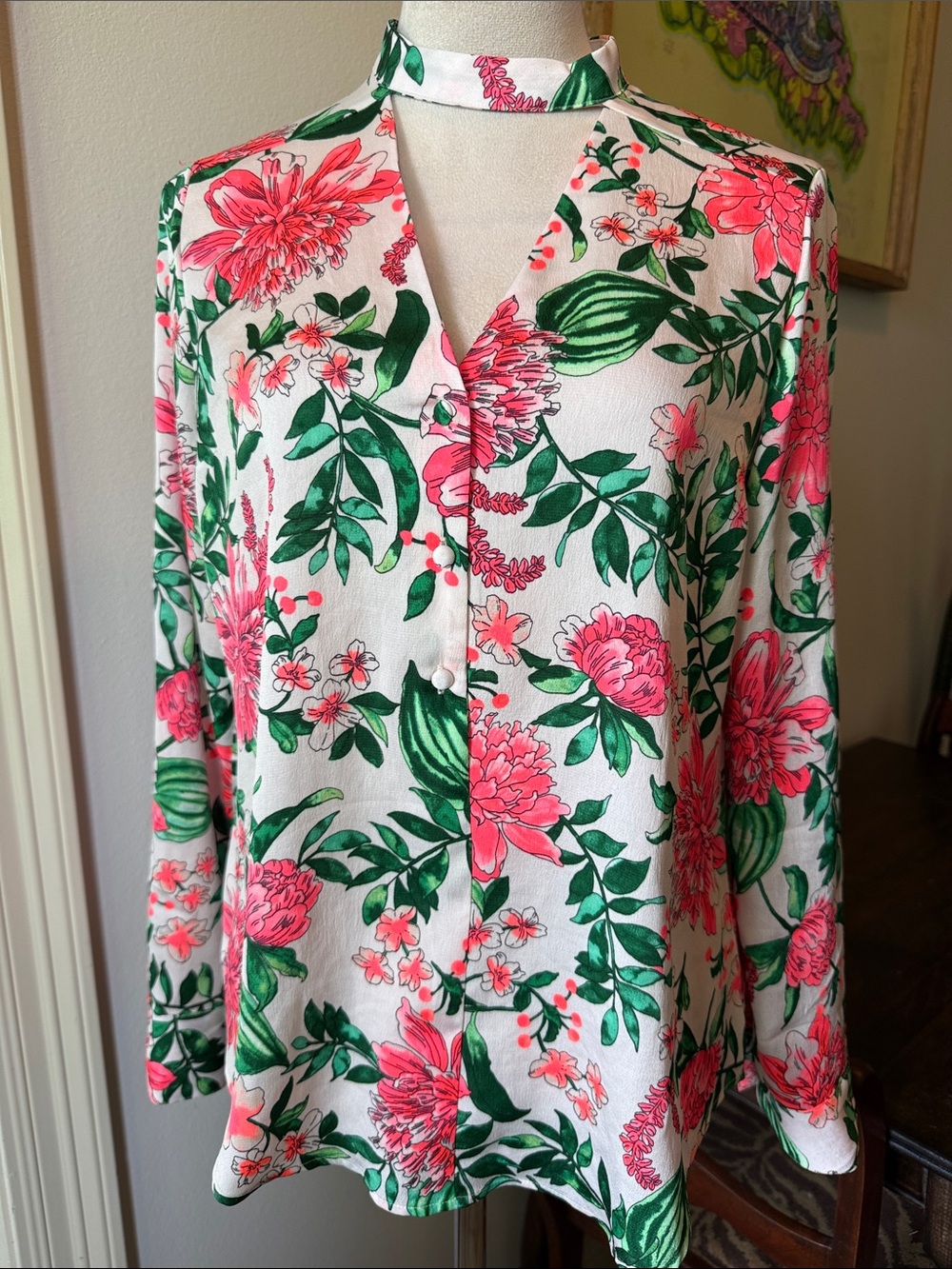 Express Floral Button-Down Shirt in Pink & Green on Cream